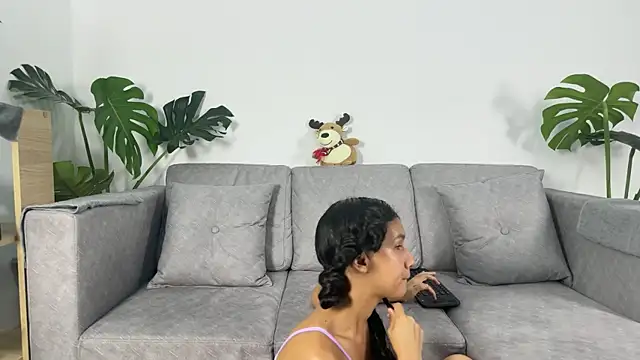Snapshot of Antonella_and_axel_ chatting on December 2024 06:54:02 AM Antonella and axel  online show from December 2024 06:54:02 AM