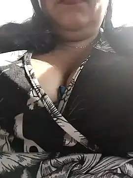 Snapshot of sara_pineros chatting on December 2024 08:33:02 PM sara pineros online show from December 2024 08:33:02 PM