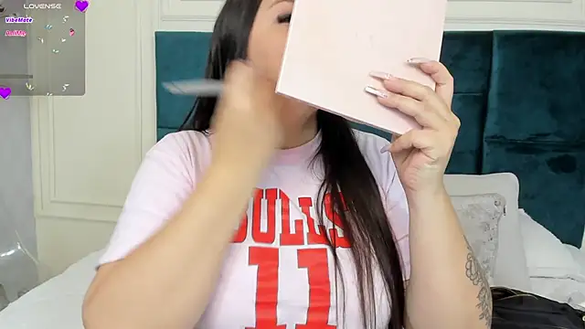 Charlotte Mayer online show from January 2025 11:37:01 AM