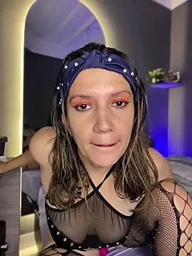 gwen ashly online show from February 2026 07:23:02 PM