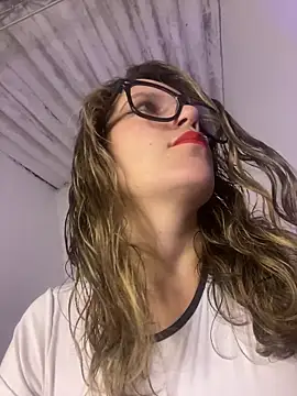 Snapshot of gwen_ashly chatting on June 2026 05:36:02 AM gwen ashly online show from June 2026 05:36:02 AM