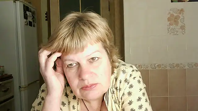 Snapshot of Ettie_Tonia chatting on January 2025 03:32:02 PM Ettie Tonia online show from January 2025 03:32:02 PM
