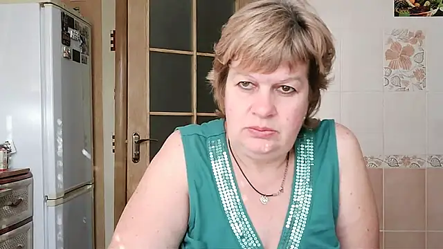 Snapshot of Ettie_Tonia chatting on February 2025 12:59:01 PM Ettie Tonia online show from February 2025 12:59:01 PM