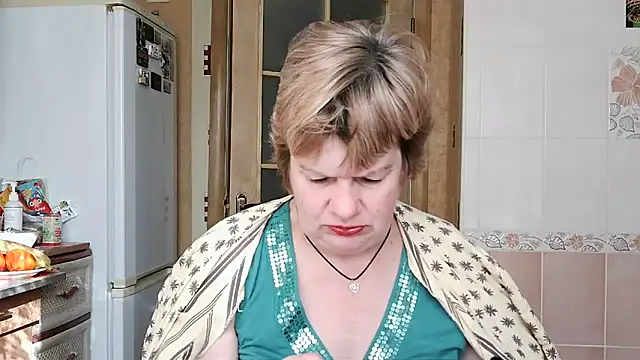 Snapshot of Ettie_Tonia chatting on February 2025 12:29:02 PM Ettie Tonia online show from February 2025 12:29:02 PM