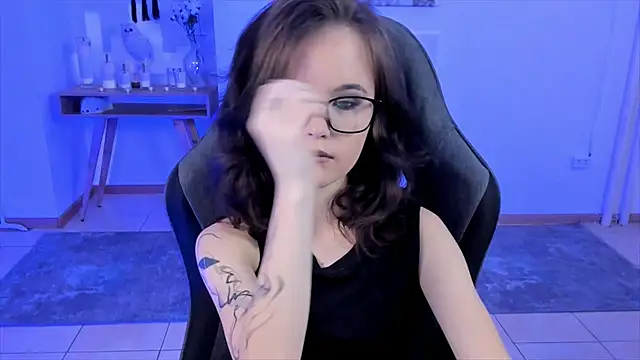 Elainebeness online show from January 2025 04:19:01 PM