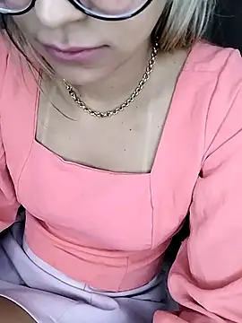 fofinhaa12 online show from April 2026 04:30:02 AM