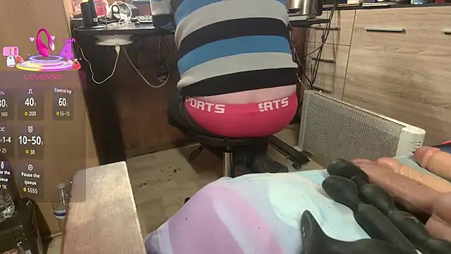 misteryman1956 online show from December 2025 05:54:01 PM