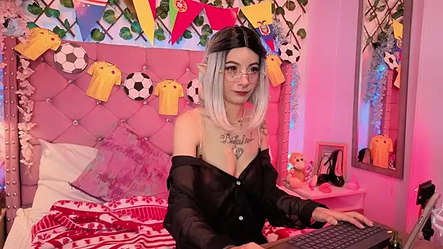 Snapshot of lauren_evans96 chatting on July 2026 04:08:02 AM lauren evans96 online show from July 2026 04:08:02 AM