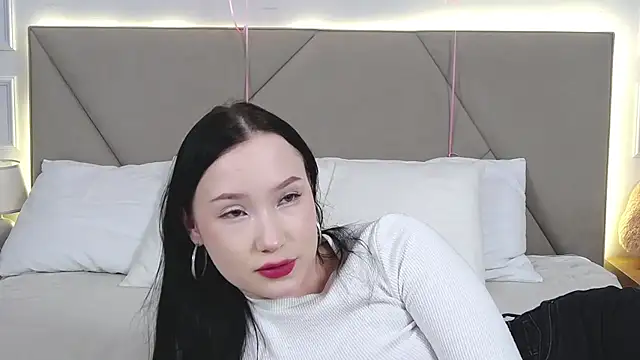 LeilaLow online show from February 2025 12:06:02 PM