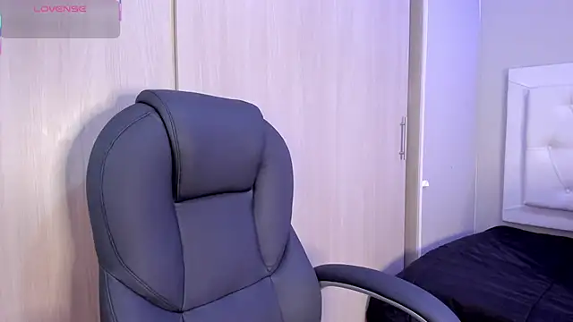 nicole  parker1 online show from February 2026 01:33:02 PM