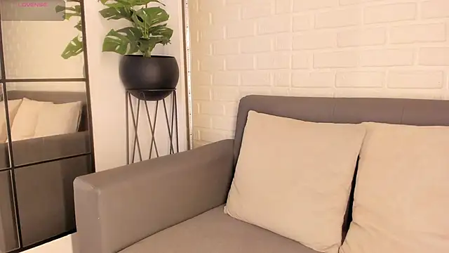 Snapshot of karina_gomez_18 chatting on March 2025 02:57:02 AM karina gomez 18 online show from March 2025 02:57:02 AM