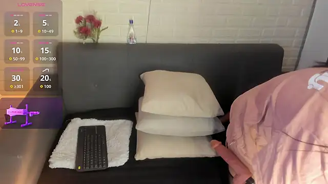 Snapshot of karina_gomez_18 chatting on October 2025 11:28:02 AM karina gomez 18 online show from October 2025 11:28:02 AM