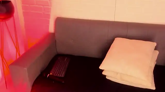 Snapshot of karina_gomez_18 chatting on November 2025 11:24:02 AM karina gomez 18 online show from November 2025 11:24:02 AM