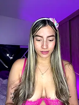 Issabela G1 online show from December 2024 04:53:01 AM