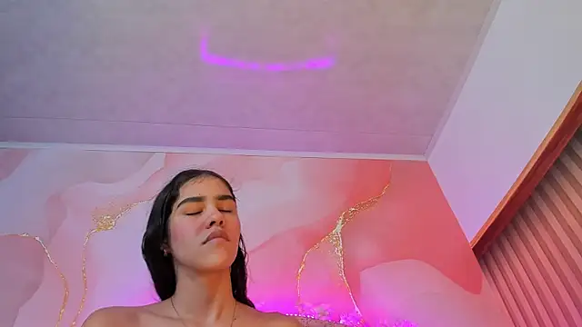 Snapshot of Bella__sweet chatting on March 2025 06:30:01 PM Bella sweet online show from March 2025 06:30:01 PM