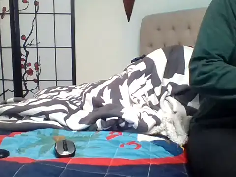 Snapshot of Curved4Pleasure chatting on March 2025 08:20:02 PM Curved4Pleasure online show from March 2025 08:20:02 PM