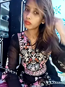 Snapshot of zoya_khan25 chatting on March 2025 07:15:01 AM zoya khan25 online show from March 2025 07:15:01 AM