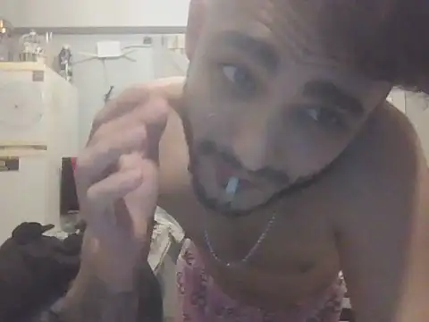 Snapshot of Bezzzzzerr chatting on July 2026 06:36:01 PM Bezzzzzerr online show from July 2026 06:36:01 PM