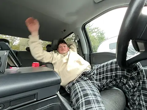 Snapshot of skittlez82 chatting on October 2025 07:58:01 PM skittlez82 online show from October 2025 07:58:01 PM