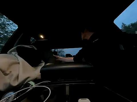 Snapshot of skittlez82 chatting on October 2025 01:24:01 AM skittlez82 online show from October 2025 01:24:01 AM