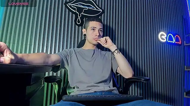 Jefer rick  online show from October 2025 12:47:01 PM