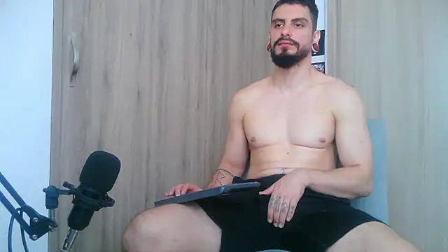 Aaron kwok28 online show from October 2025 06:20:01 PM