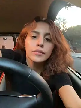 Snapshot of Katee_Jones chatting on December 2024 10:38:02 PM Katee Jones online show from December 2024 10:38:02 PM