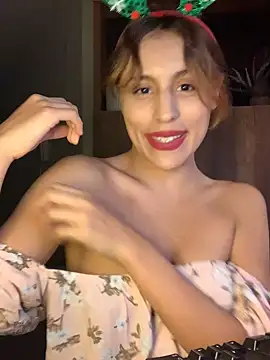 Snapshot of Katee_Jones chatting on December 2024 12:10:02 AM Katee Jones online show from December 2024 12:10:02 AM