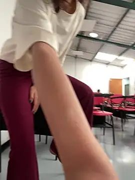 Snapshot of Katee_Jones chatting on February 2025 10:04:02 PM Katee Jones online show from February 2025 10:04:02 PM