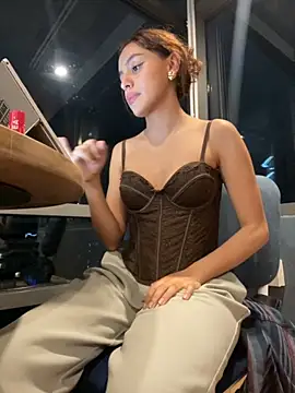 Snapshot of Katee_Jones chatting on September 2025 11:38:02 PM Katee Jones online show from September 2025 11:38:02 PM