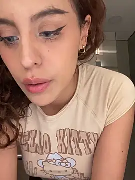 Snapshot of Katee_Jones chatting on October 2025 08:07:01 PM Katee Jones online show from October 2025 08:07:01 PM