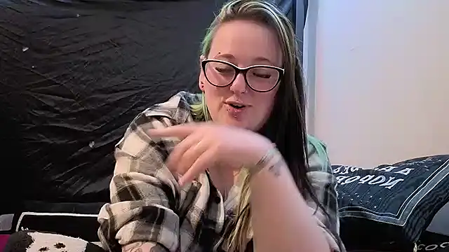 Snapshot of Bunny_Cummings chatting on April 2026 01:42:02 AM Bunny Cummings online show from April 2026 01:42:02 AM