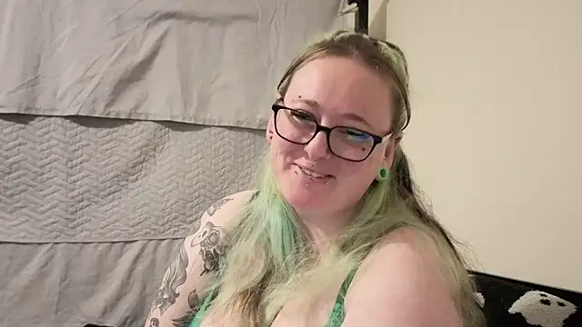 Snapshot of Bunny_Cummings chatting on May 2026 10:18:02 PM Bunny Cummings online show from May 2026 10:18:02 PM