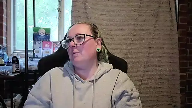 Snapshot of Bunny_Cummings chatting on May 2026 06:50:02 PM Bunny Cummings online show from May 2026 06:50:02 PM