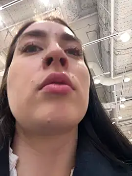 Holly Play online show from January 2025 01:17:02 PM