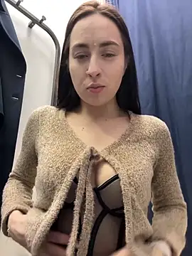 Holly Play online show from February 2025 10:25:02 AM