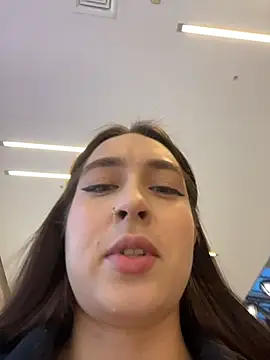 Holly Play online show from December 2025 12:12:01 PM