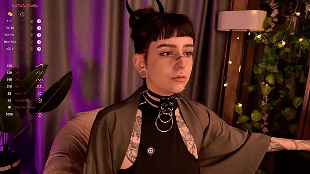 MichaellaMoon online show from December 2024 08:32:01 PM