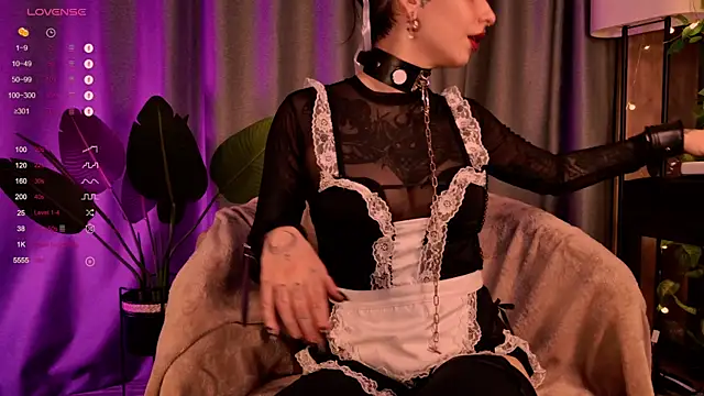 MichaellaMoon online show from December 2024 11:07:02 PM