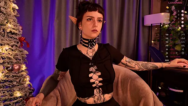 MichaellaMoon online show from December 2024 08:43:01 PM