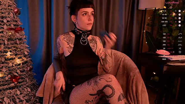 MichaellaMoon online show from December 2024 11:39:02 PM