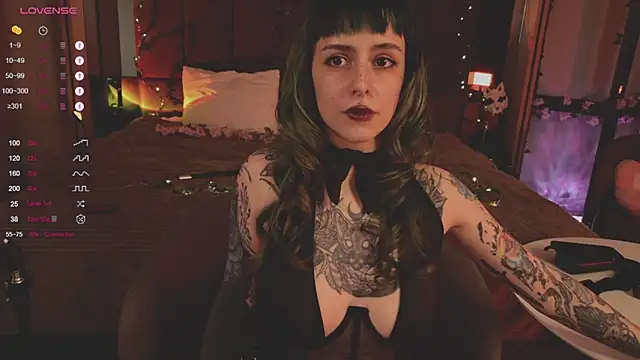 MichaellaMoon online show from February 2025 04:05:02 PM