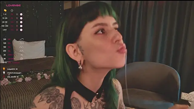 MichaellaMoon online show from March 2025 01:38:02 PM