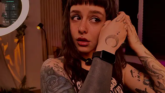 MichaellaMoon online show from February 2026 05:03:02 PM