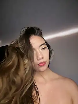 Snapshot of Iris_lee chatting on April 2026 02:27:02 AM Iris lee online show from April 2026 02:27:02 AM