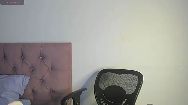 nicol jone1 online show from February 2026 11:11:02 PM