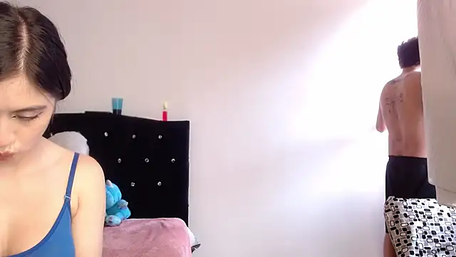 Bonny Bonss online show from April 2026 07:52:02 PM