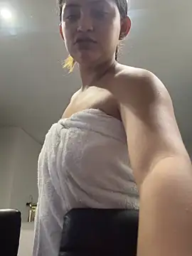 Snapshot of Isa_squirt1 chatting on July 2026 01:04:02 AM Isa squirt1 online show from July 2026 01:04:02 AM