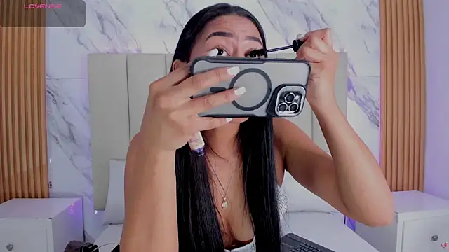 Iris Thompson  online show from February 2026 03:37:01 AM