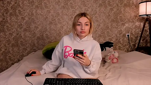 Ella Milla online show from March 2025 10:38:02 PM